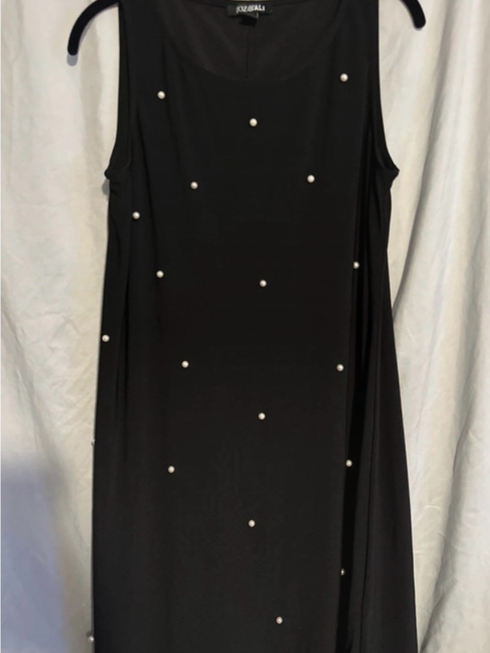 Roz & Ali Black Sleeveless Pearl-Accent Shift Dress